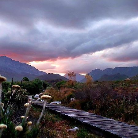 La Mer Seafront Selfcatering Accommodation Kleinmond Bagian luar foto