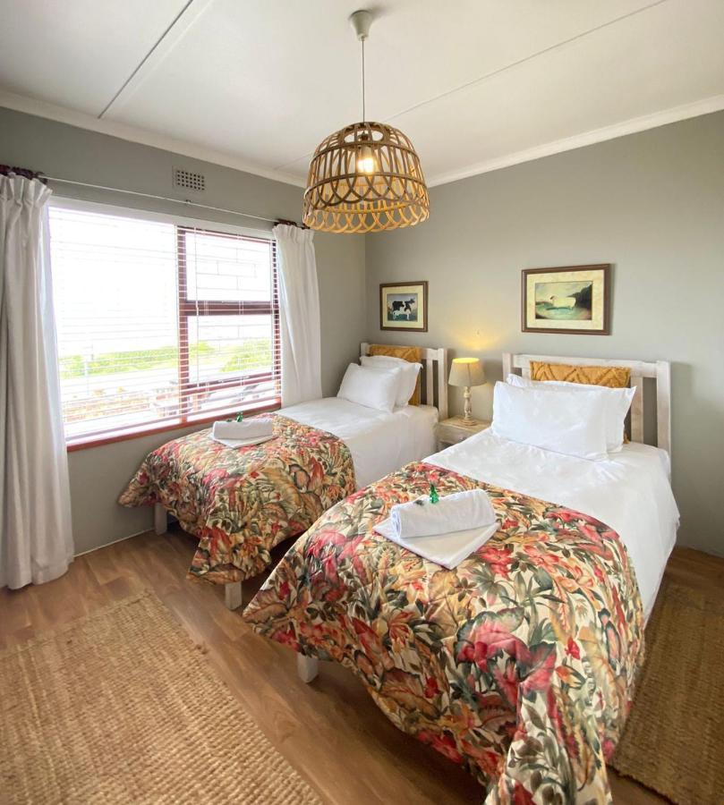 La Mer Seafront Selfcatering Accommodation Kleinmond Bagian luar foto