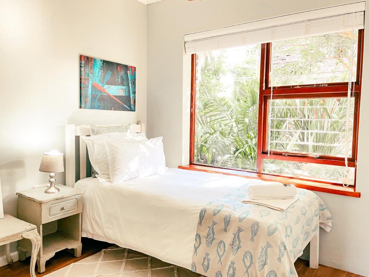 La Mer Seafront Selfcatering Accommodation Kleinmond Bagian luar foto