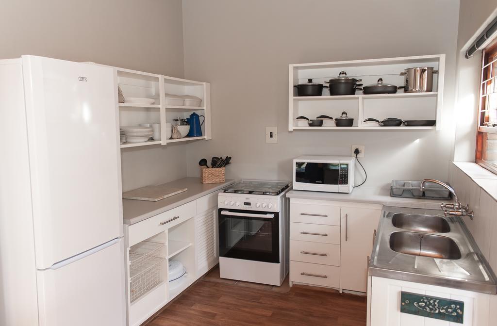 La Mer Seafront Selfcatering Accommodation Kleinmond Ruang foto