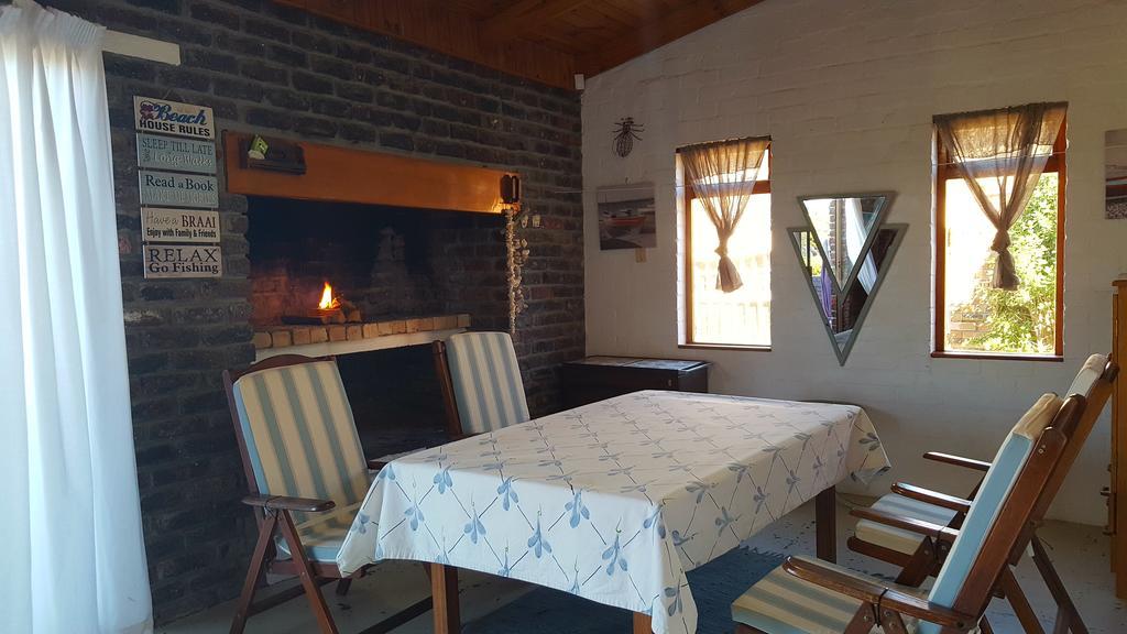 La Mer Seafront Selfcatering Accommodation Kleinmond Bagian luar foto