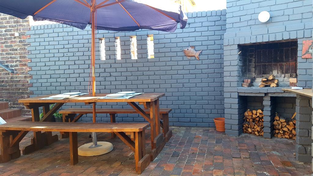 La Mer Seafront Selfcatering Accommodation Kleinmond Bagian luar foto