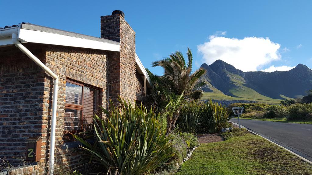 La Mer Seafront Selfcatering Accommodation Kleinmond Bagian luar foto