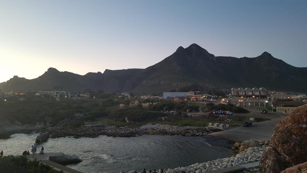 La Mer Seafront Selfcatering Accommodation Kleinmond Bagian luar foto
