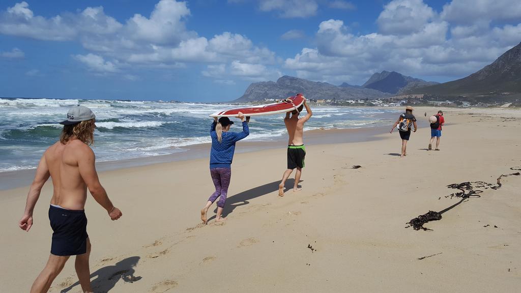 La Mer Seafront Selfcatering Accommodation Kleinmond Bagian luar foto
