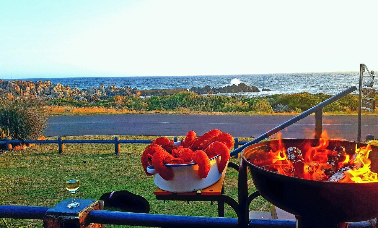 La Mer Seafront Selfcatering Accommodation Kleinmond Bagian luar foto