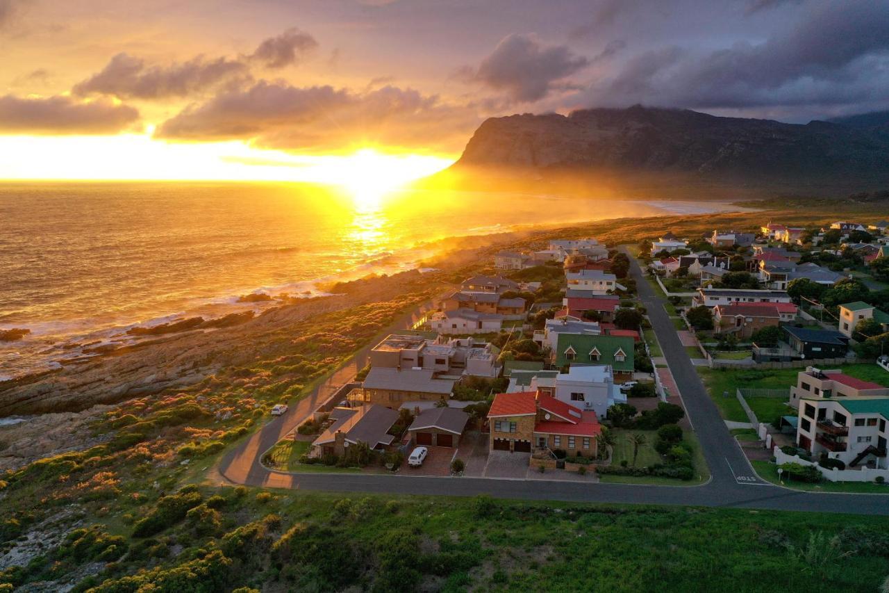 La Mer Seafront Selfcatering Accommodation Kleinmond Bagian luar foto